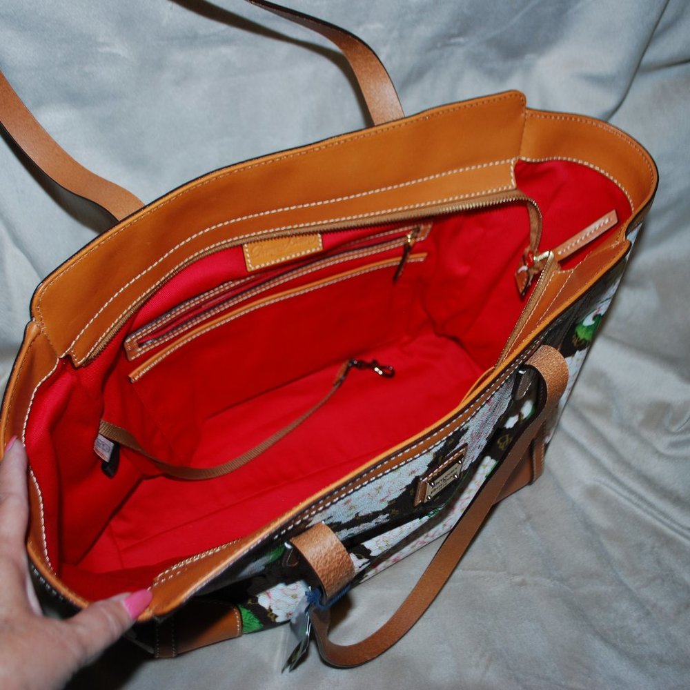 NWT Dooney & Bourke Lilac Tote - BEAUTIFUL!!! - Picture 10 of 10
